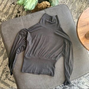 Free people black turtle with a little sparkle!